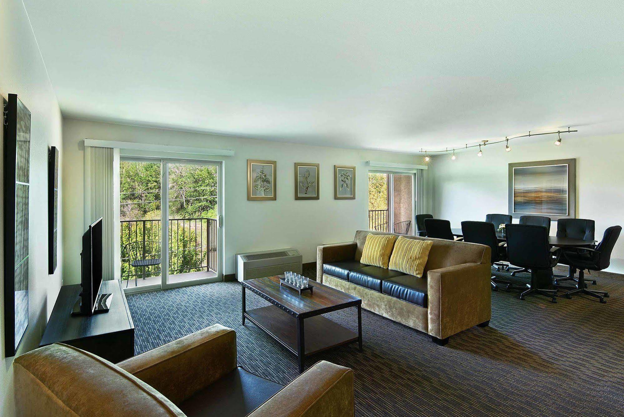 Oxford Suites Yakima Exterior photo